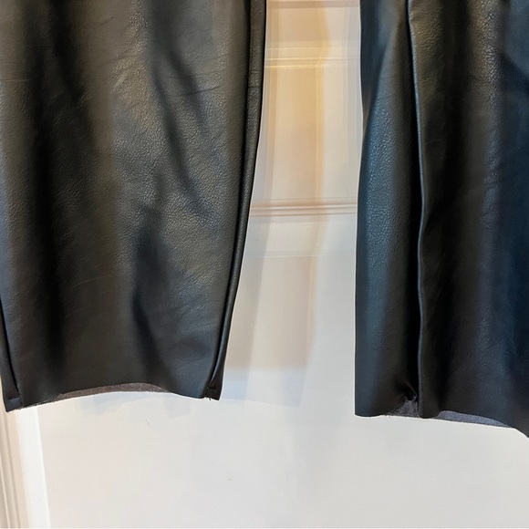 H&M Womens 3X Black VEGAN Leather Pants - Picture 3 of 9